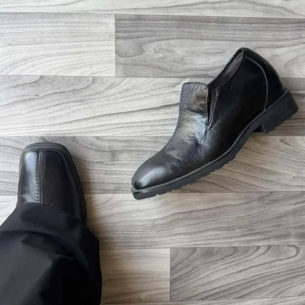 Calto Vintage Y2K Black Leather Square Toe Loafers